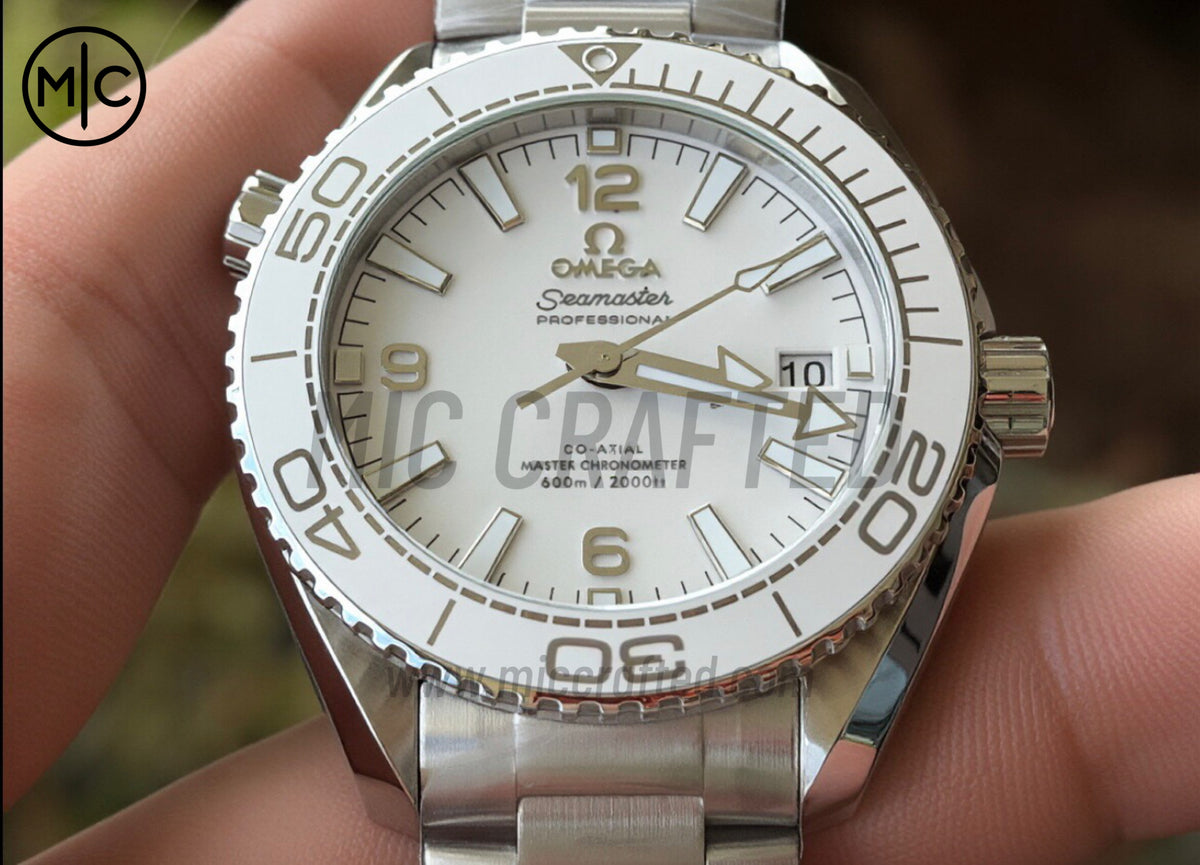 Planet Ocean 600M 39.5mm SS White Dial White Bezel on SS Bracelet – Premium Edition