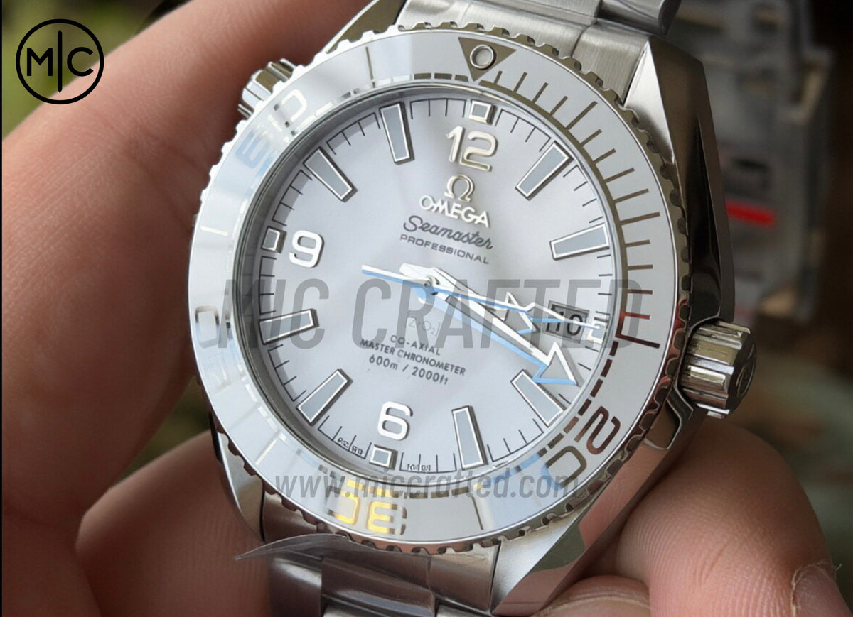 Planet Ocean 600M 39.5mm SS White Dial White Bezel on SS Bracelet – Premium Edition