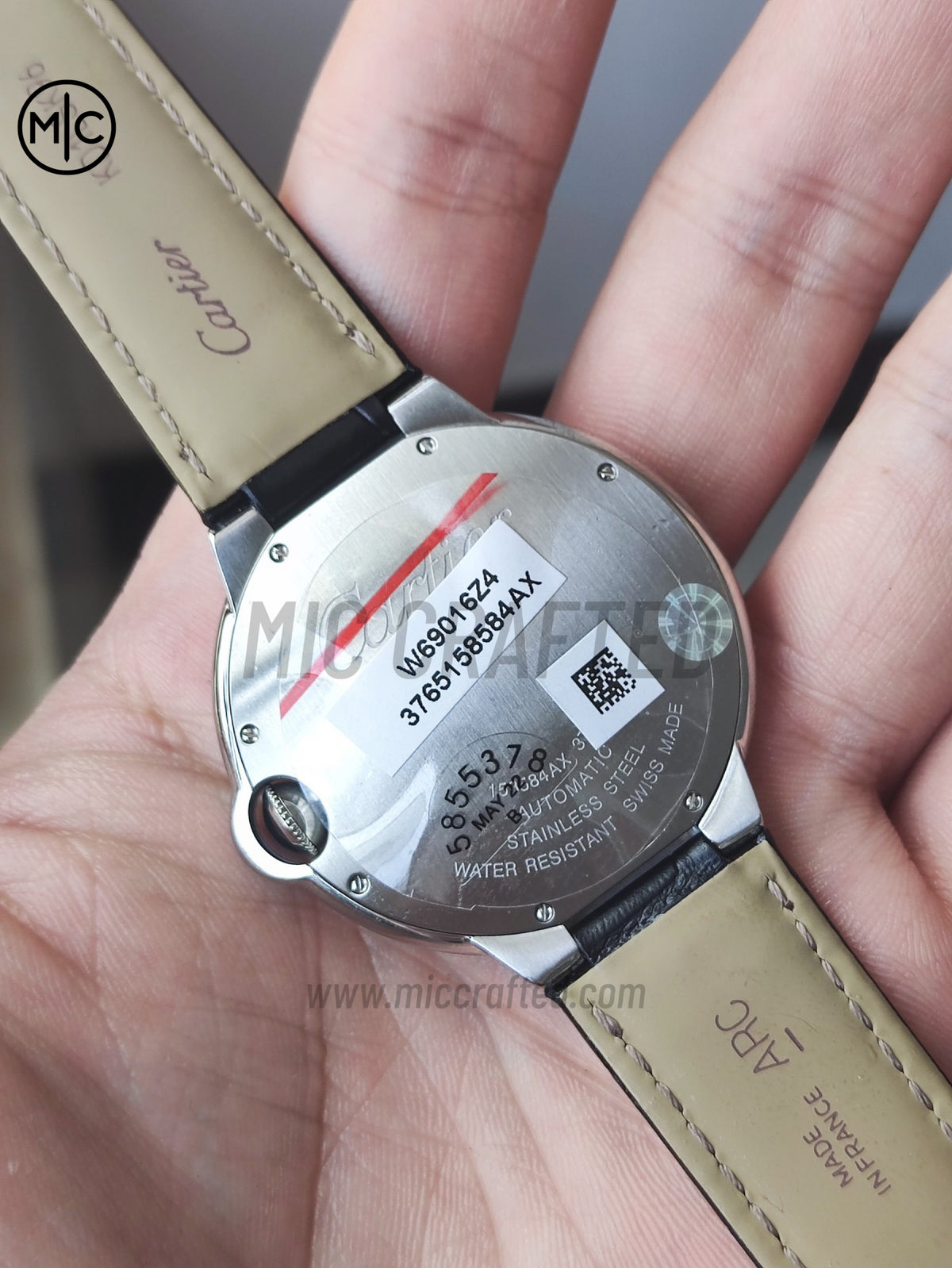 Ballon Bleu 42mm SS 白色紋理錶盤配黑色皮革錶帶 - 尊享版
