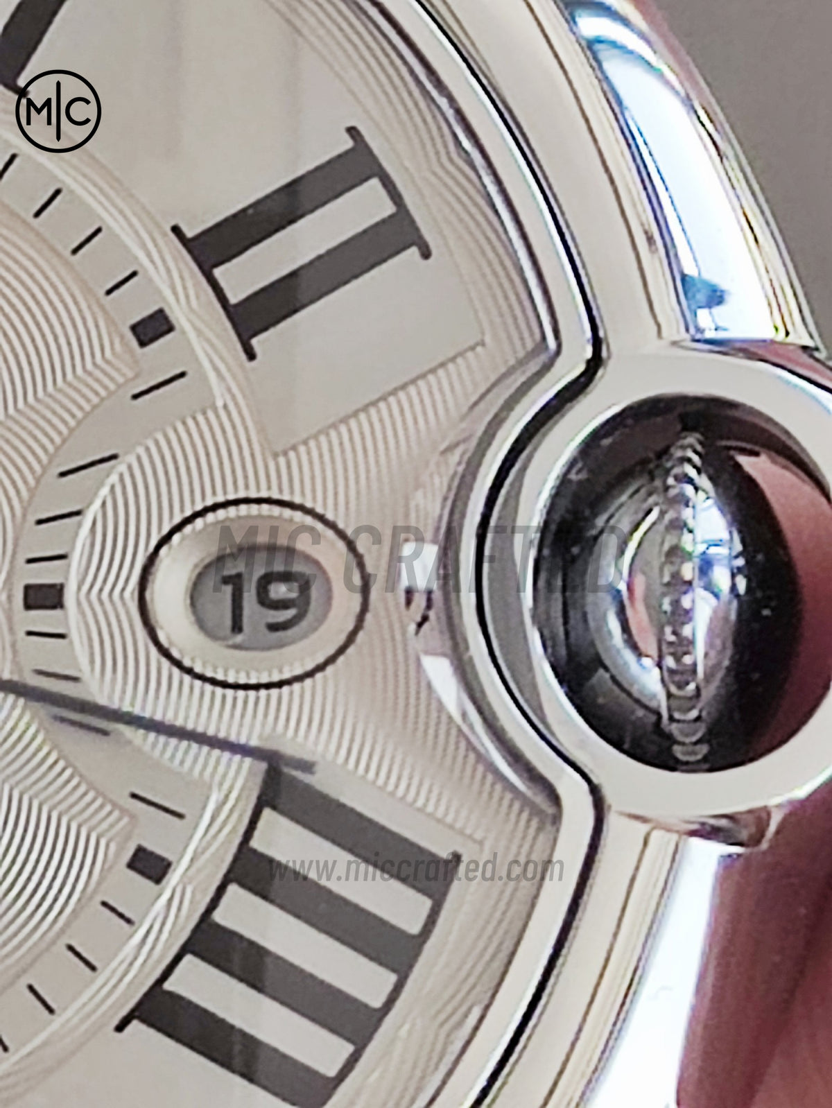 Ballon Bleu 42mm 不鏽鋼白色紋理錶面，搭配不鏽鋼錶鏈 - 尊貴版