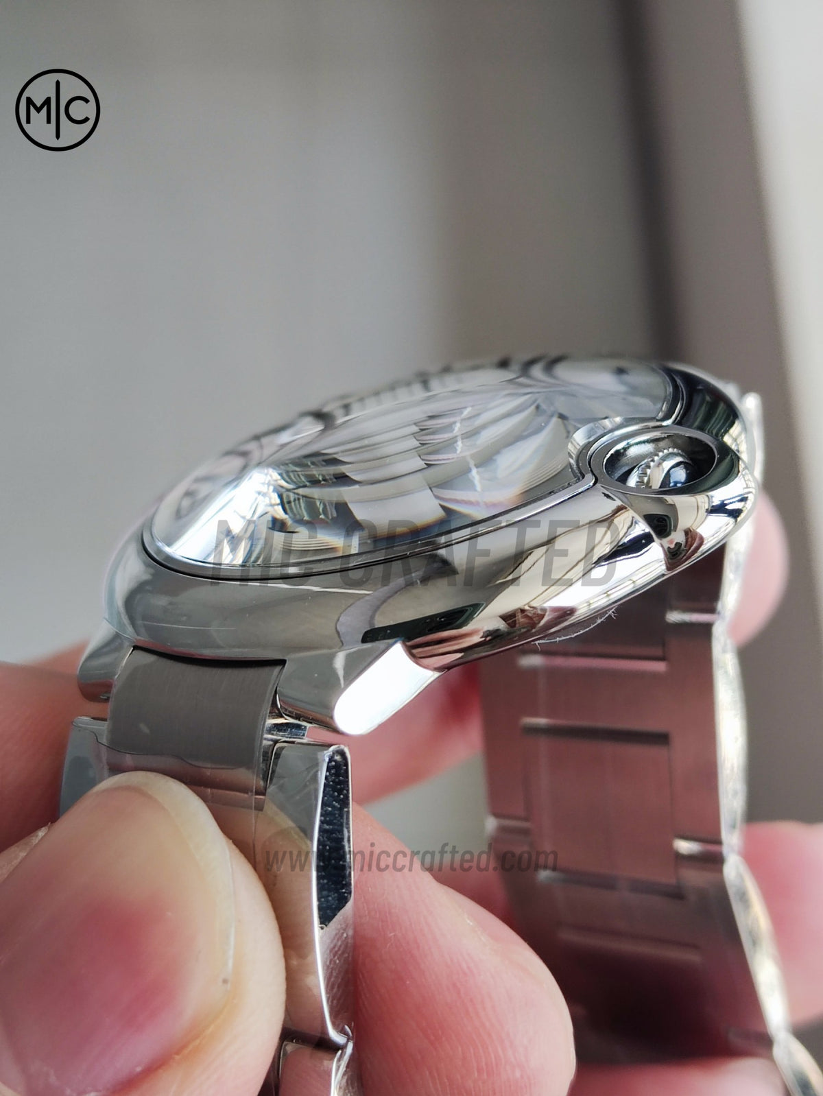 Ballon Bleu 42mm 不鏽鋼白色紋理錶面，搭配不鏽鋼錶鏈 - 尊貴版