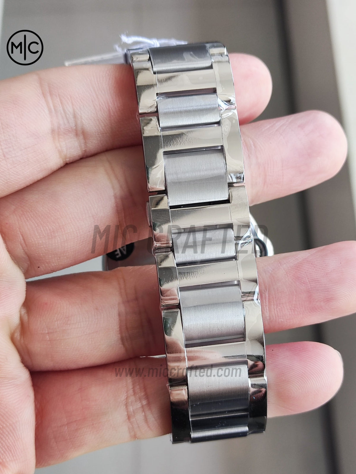 Ballon Bleu 42mm 不鏽鋼白色紋理錶面，搭配不鏽鋼錶鏈 - 尊貴版