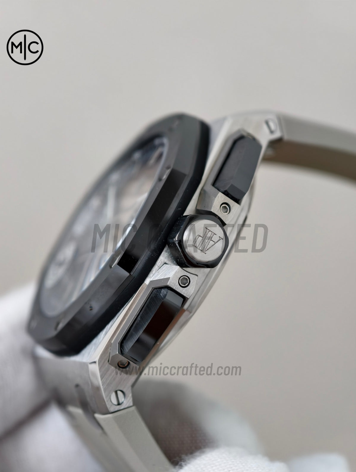 Royal Oak Offshore 43mm 26420so SS Smoked Dial on Gray Rubber Strap – Premium Edition