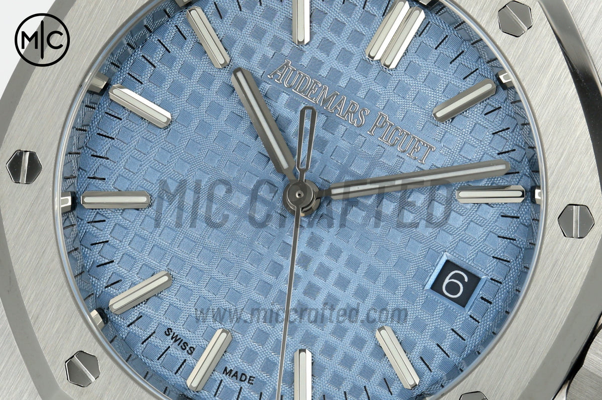 Royal Oak 37mm 15550 SS 冰藍色紋理錶盤配 SS 錶鏈 - 尊貴版