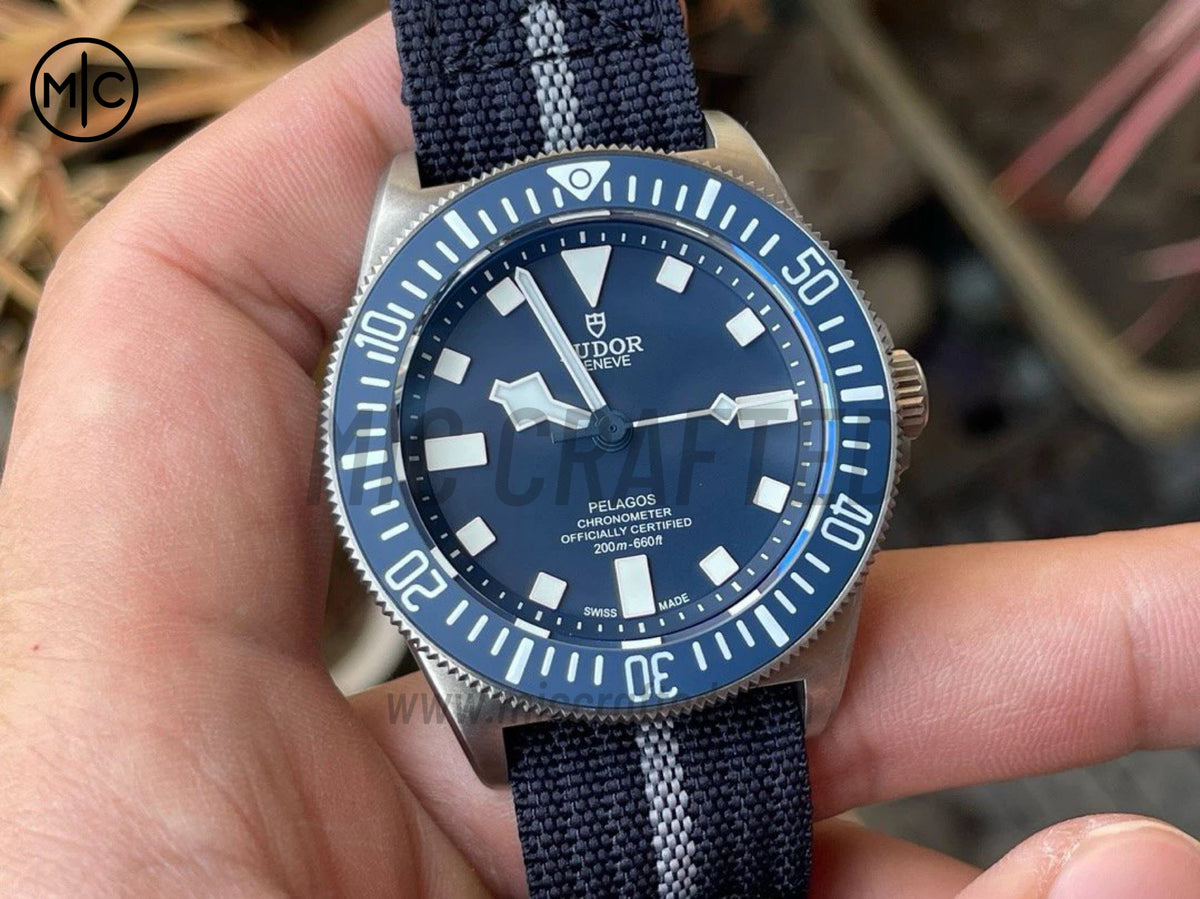 Pelagos FXD 42mm 鈦金屬 m25707b 藍色錶面 配藍色尼龍錶帶 - 高級版