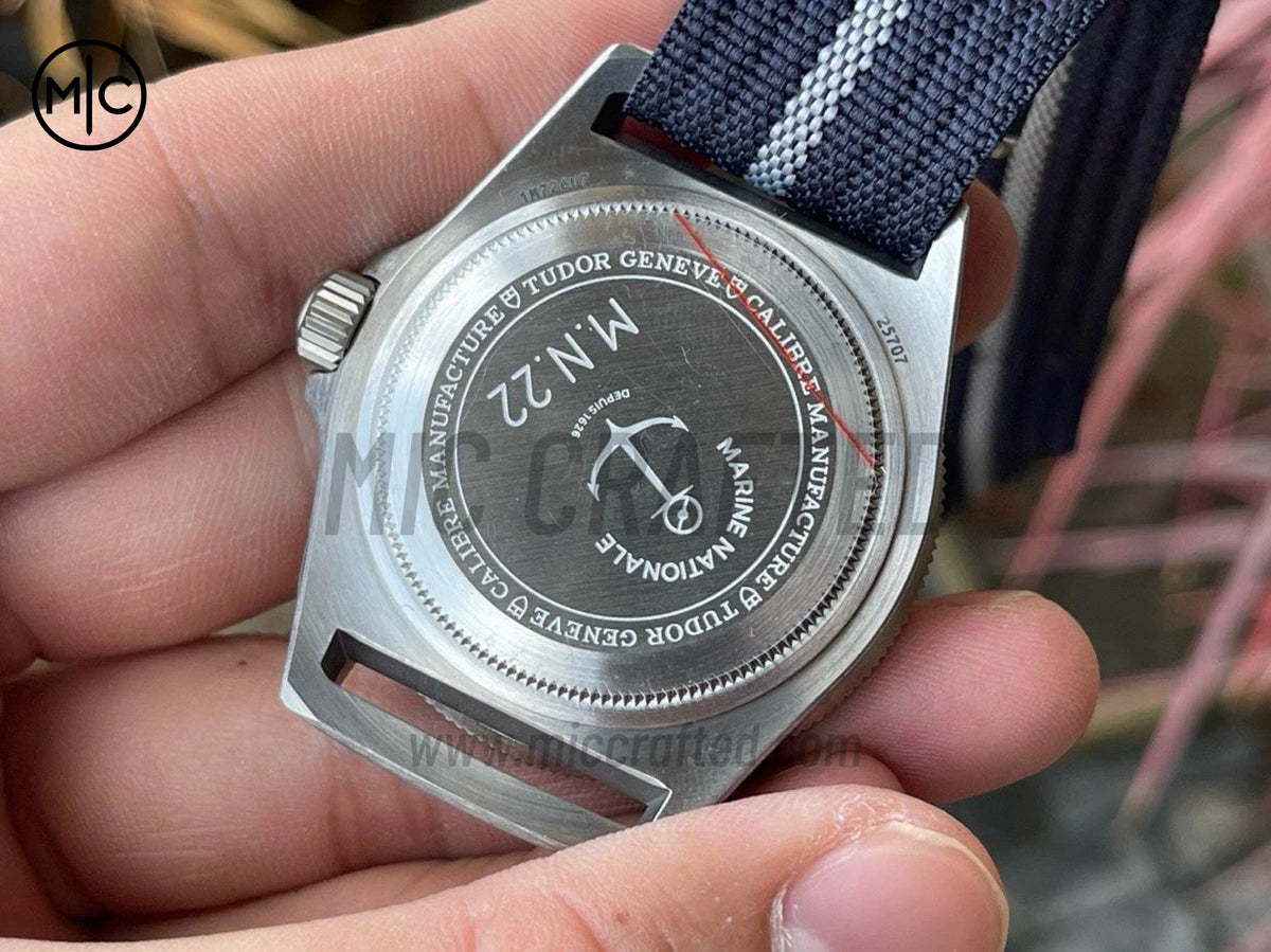 Pelagos FXD 42mm 鈦金屬 m25707b 藍色錶面 配藍色尼龍錶帶 - 高級版
