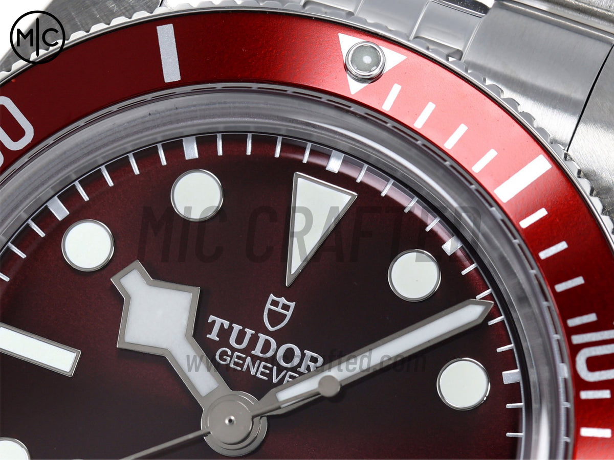 Black Bay Fifty Eight 39mm SS 紅色錶盤配 Jubilee 錶鏈 - 尊享版