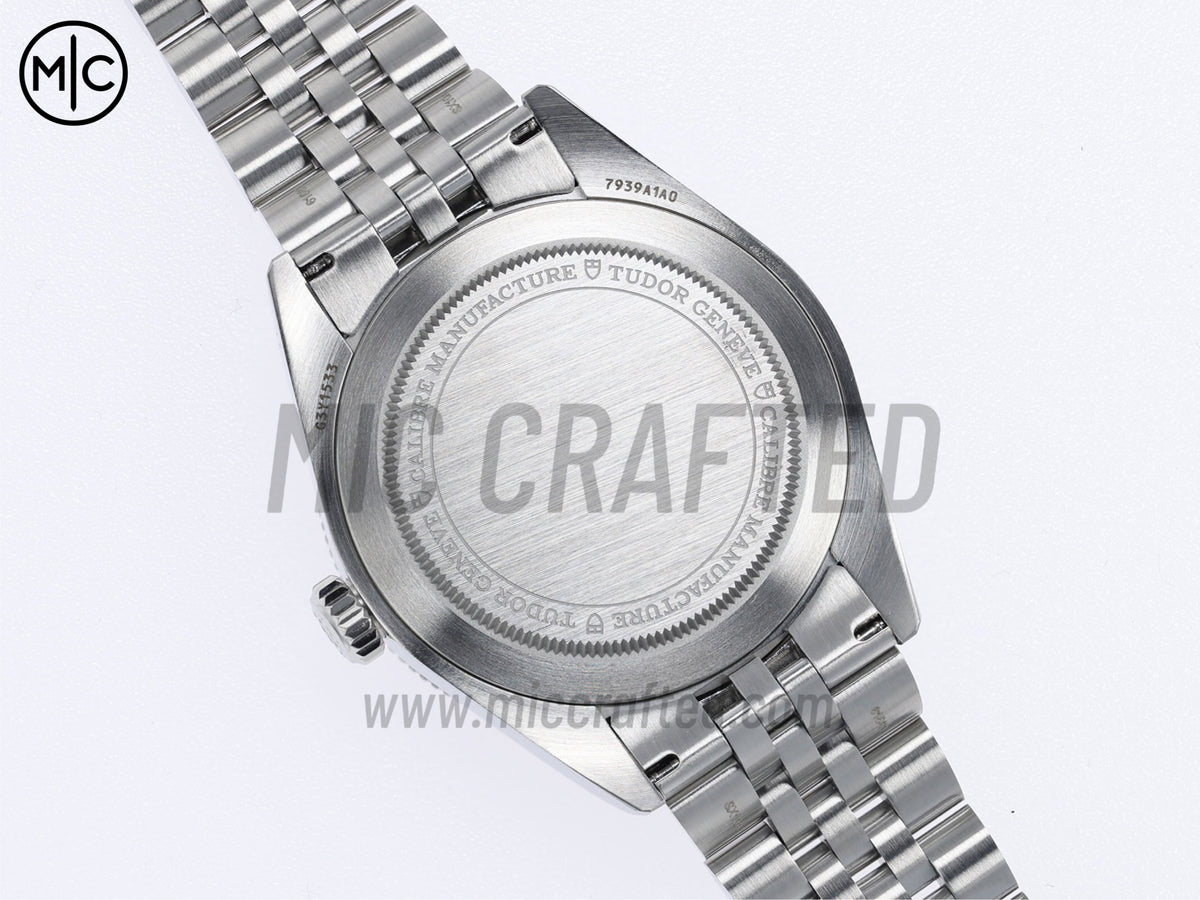 Black Bay Fifty Eight 39mm SS 紅色錶盤配 Jubilee 錶鏈 - 尊享版