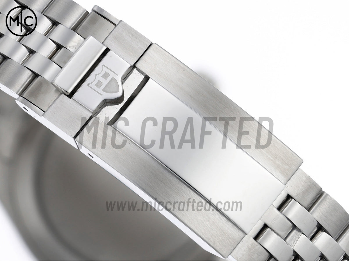 Black Bay Fifty Eight 39mm SS 紅色錶盤配 Jubilee 錶鏈 - 尊享版