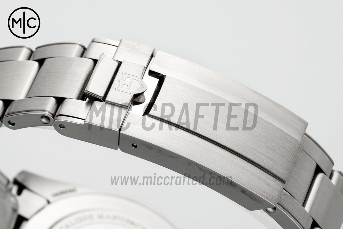 Black Bay 58 GMT 39mm Black/Red SS Black Dial on Rivet Bracelet – Premium Edition