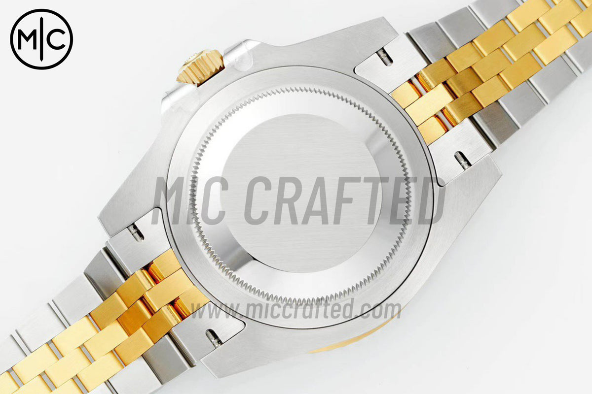 GMT Master II 126713 GRNR 黑色錶盤，搭配蠔式五珠錶帶 - 高級版