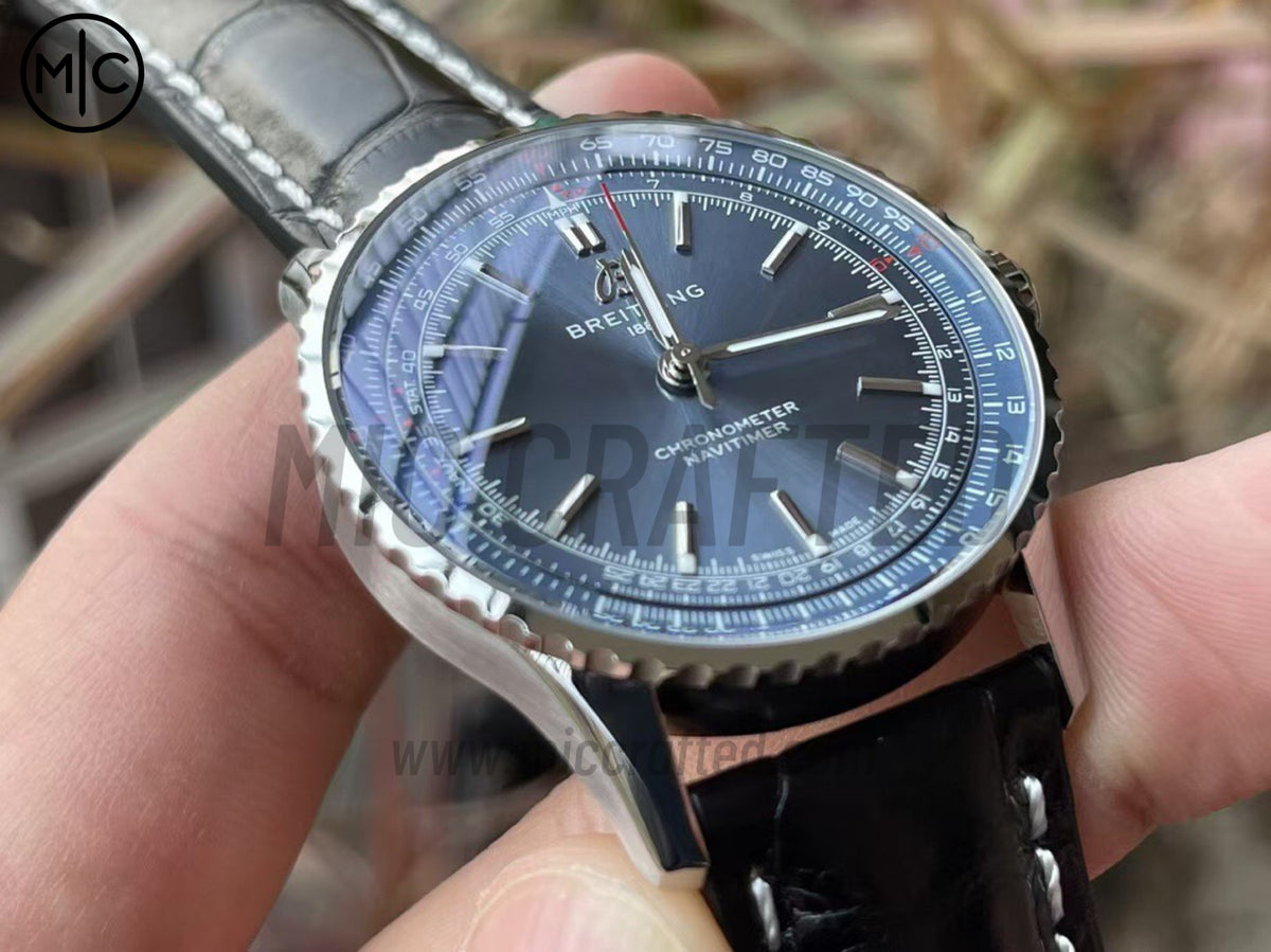 Navitimer Automatic 41mm SS 藍色錶盤配黑色皮革錶帶 – Premium Edition