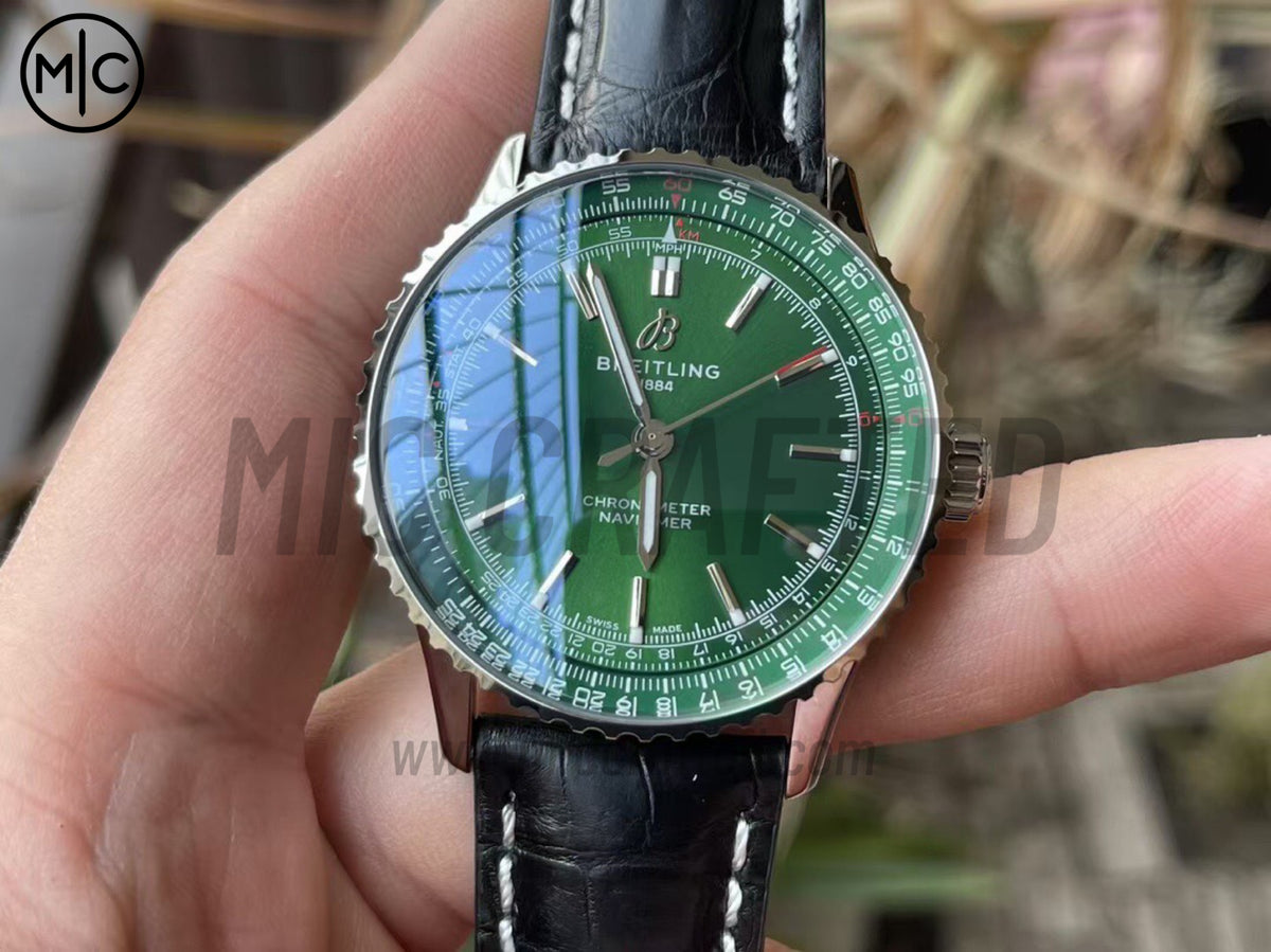 Navitimer Automatic 41mm SS 綠色錶盤配黑色皮革錶帶 – Premium Edition