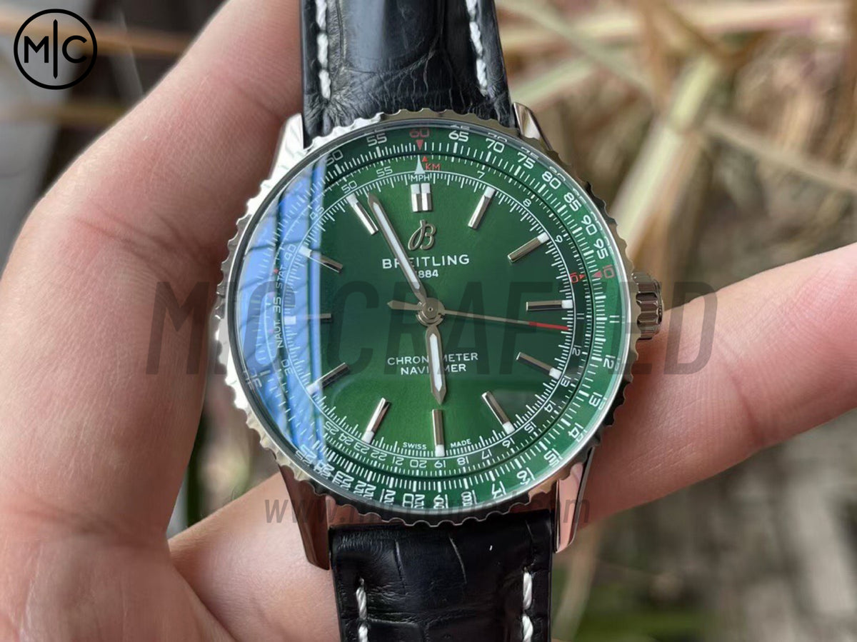 Navitimer Automatic 41mm SS 綠色錶盤配黑色皮革錶帶 – Premium Edition