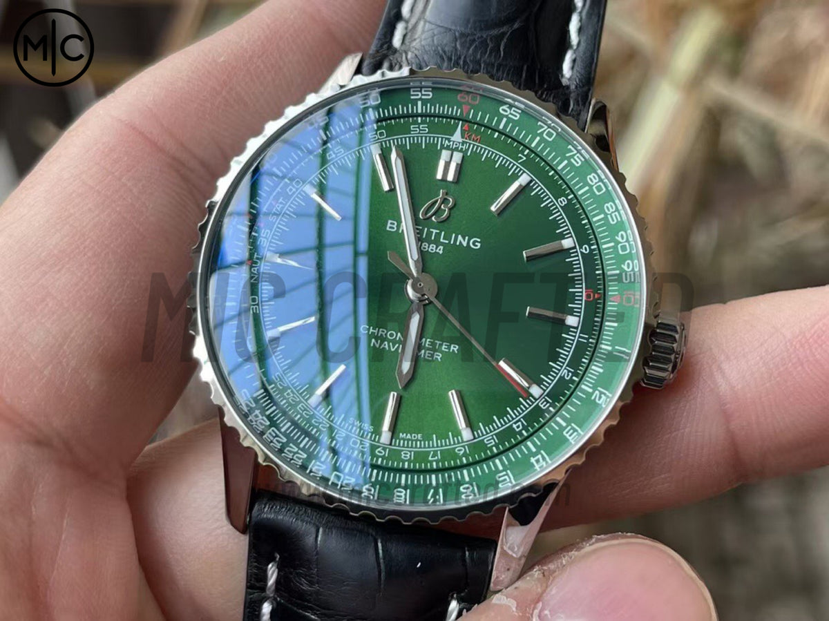 Navitimer Automatic 41mm SS 綠色錶盤配黑色皮革錶帶 – Premium Edition