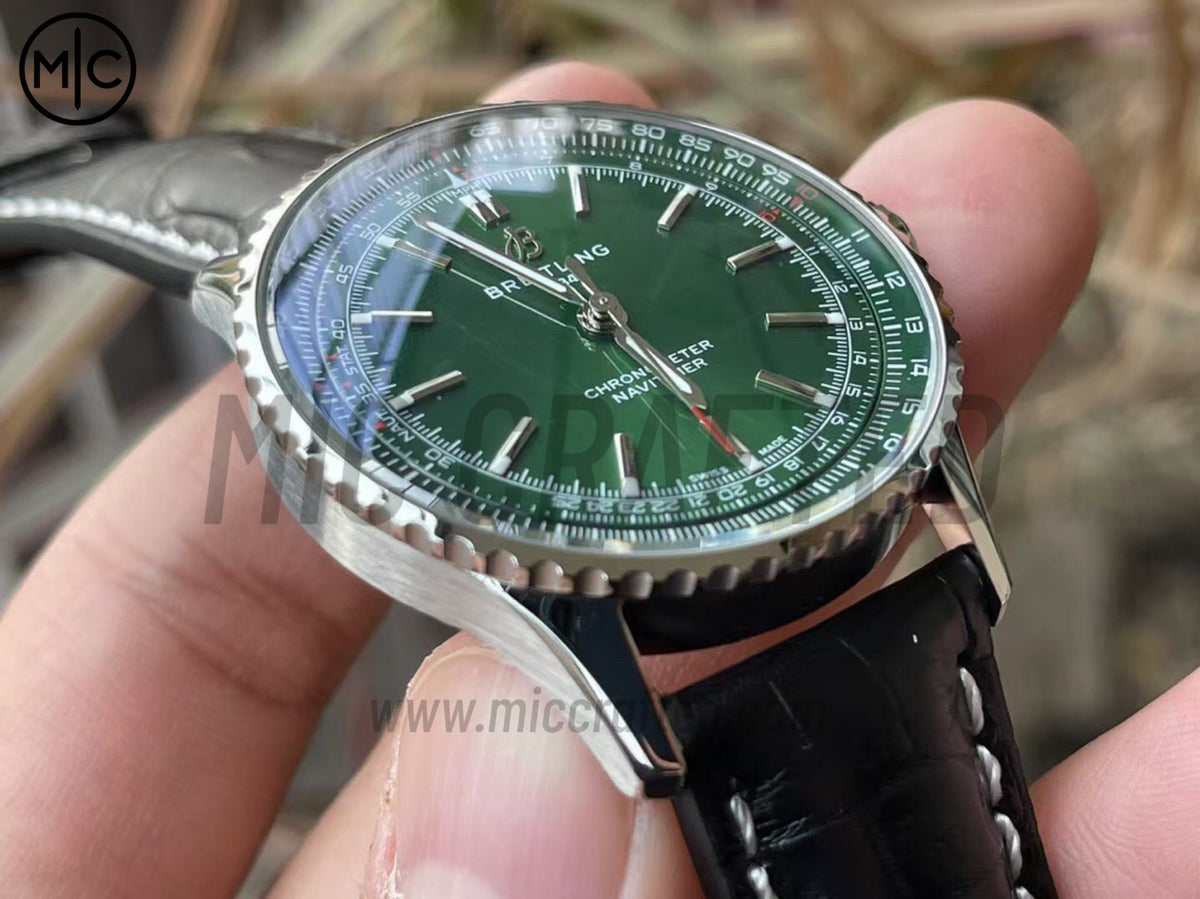 Navitimer Automatic 41mm SS 綠色錶盤配黑色皮革錶帶 – Premium Edition