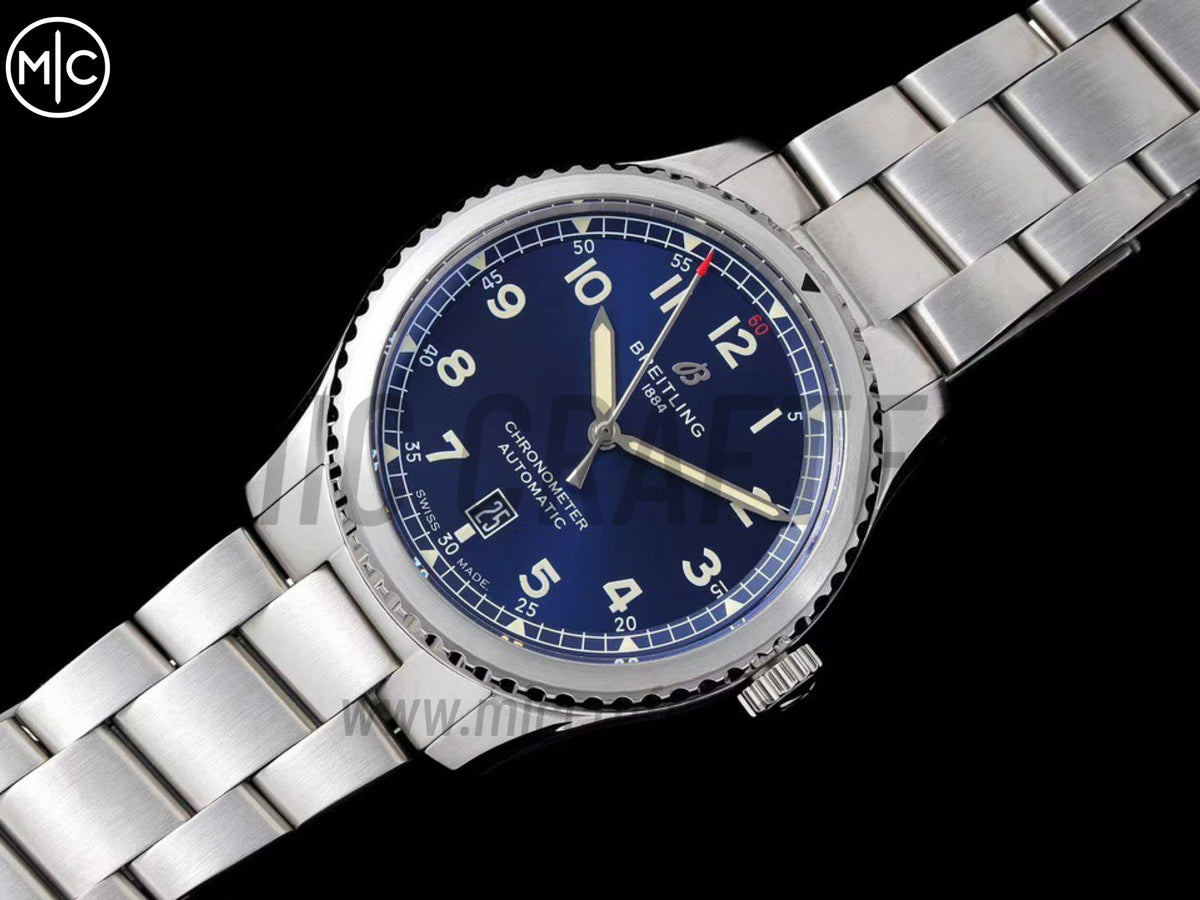 Aviator 8 41mm 藍色錶面搭配不鏽鋼錶鏈 - 尊貴版