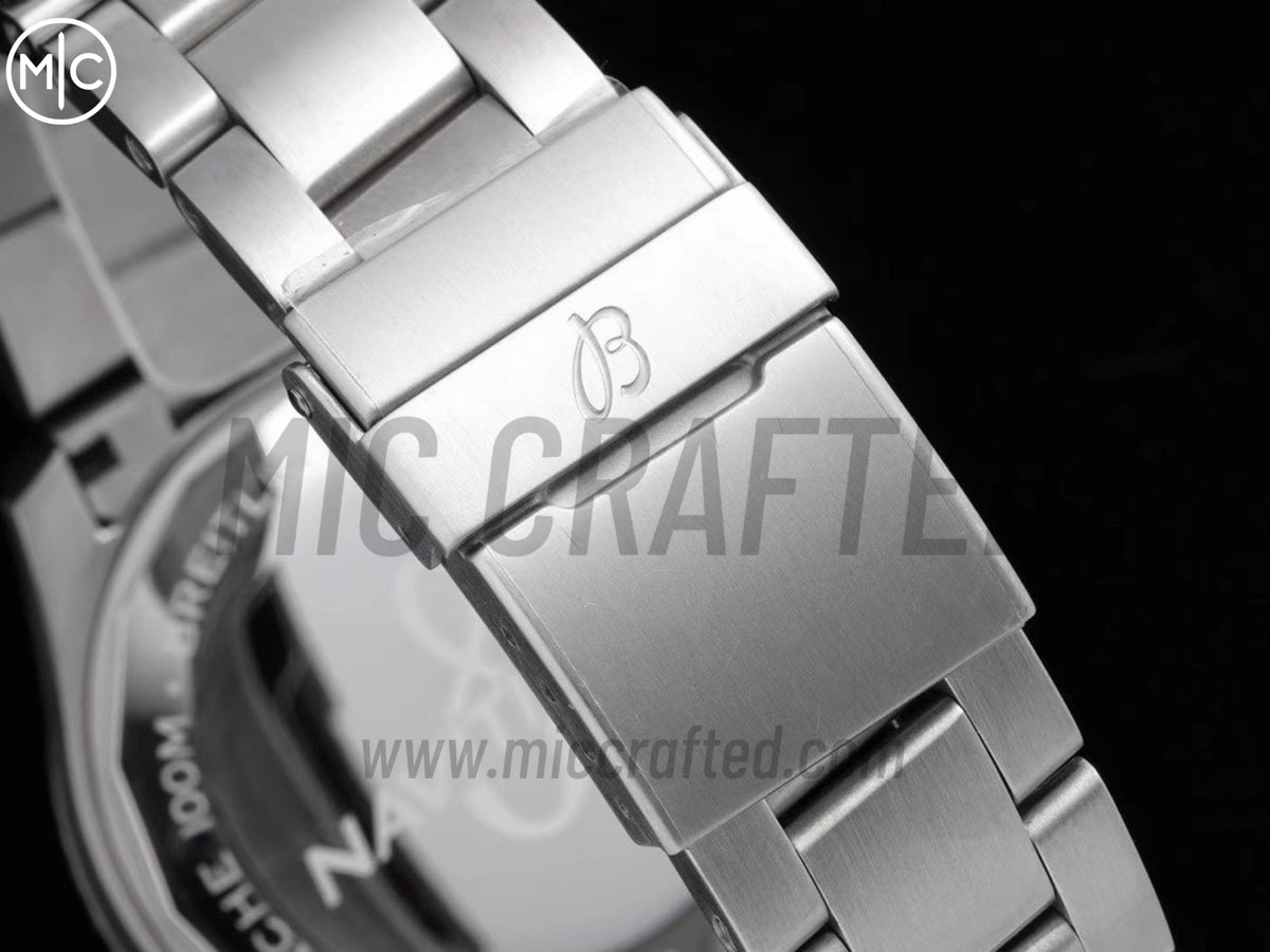 Aviator 8 41mm 藍色錶面搭配不鏽鋼錶鏈 - 尊貴版
