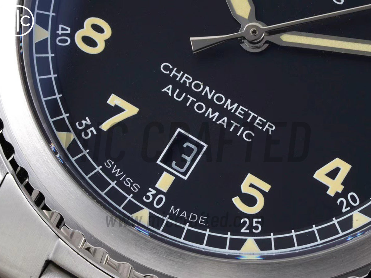 Aviator 8 41mm 黑色錶面搭配不鏽鋼錶鏈 - 尊貴版