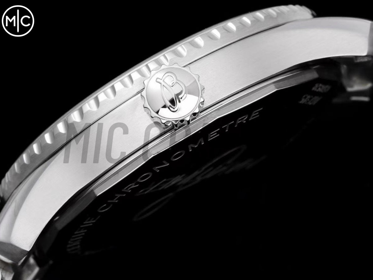 Aviator 8 41mm 黑色錶面搭配不鏽鋼錶鏈 - 尊貴版