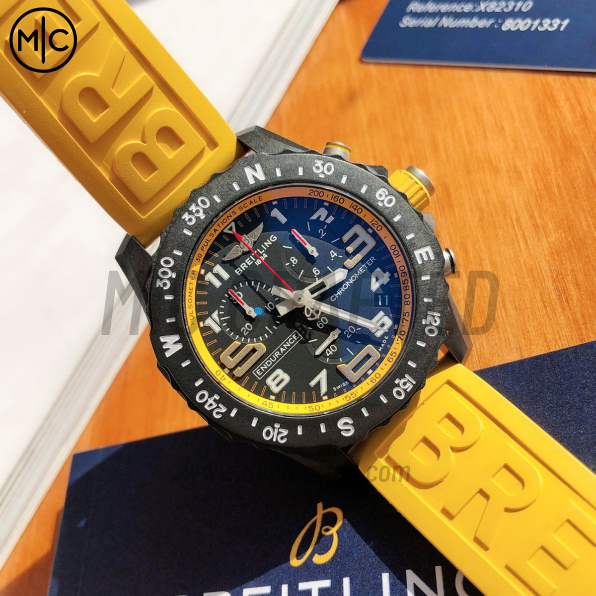Professional Chronograph PVD 黑色錶面搭配黃色橡膠錶帶 瑞士石英機芯 - 尊貴版