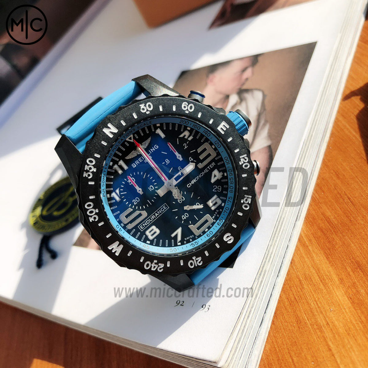 Professional Chronograph PVD 黑色錶面搭配藍色橡膠錶帶 瑞士石英機芯 - 尊貴版