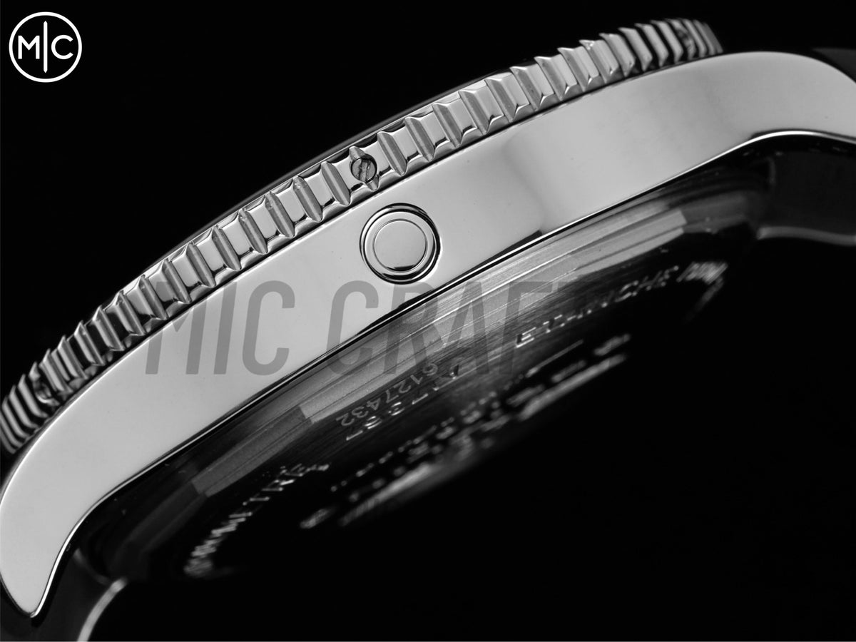 Superocean Automatic 44mm 不鏽鋼黑色錶面、黑色錶圈搭配黑色橡膠錶帶 - 尊貴版