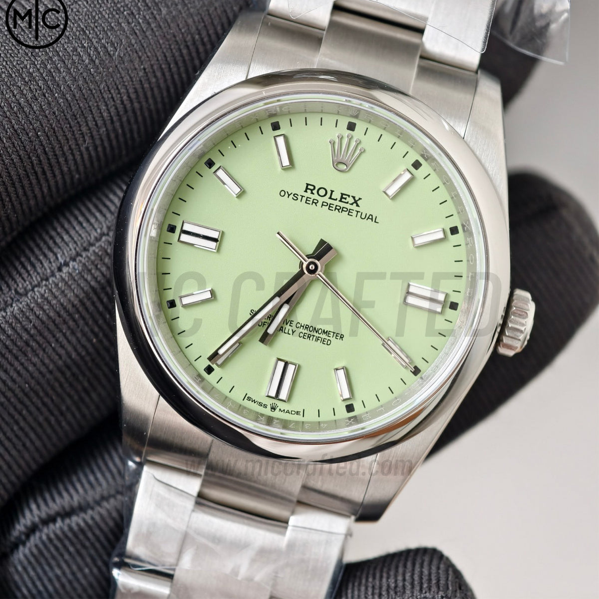 Oyster Perpetual 126000 36毫米 904L 精鋼 牛油果色錶盤 - 高級版
