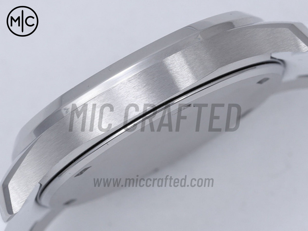 Aquanaut 5267 38.8mm SS 白色紋理錶盤配白色橡膠錶帶 石英 - 高級版