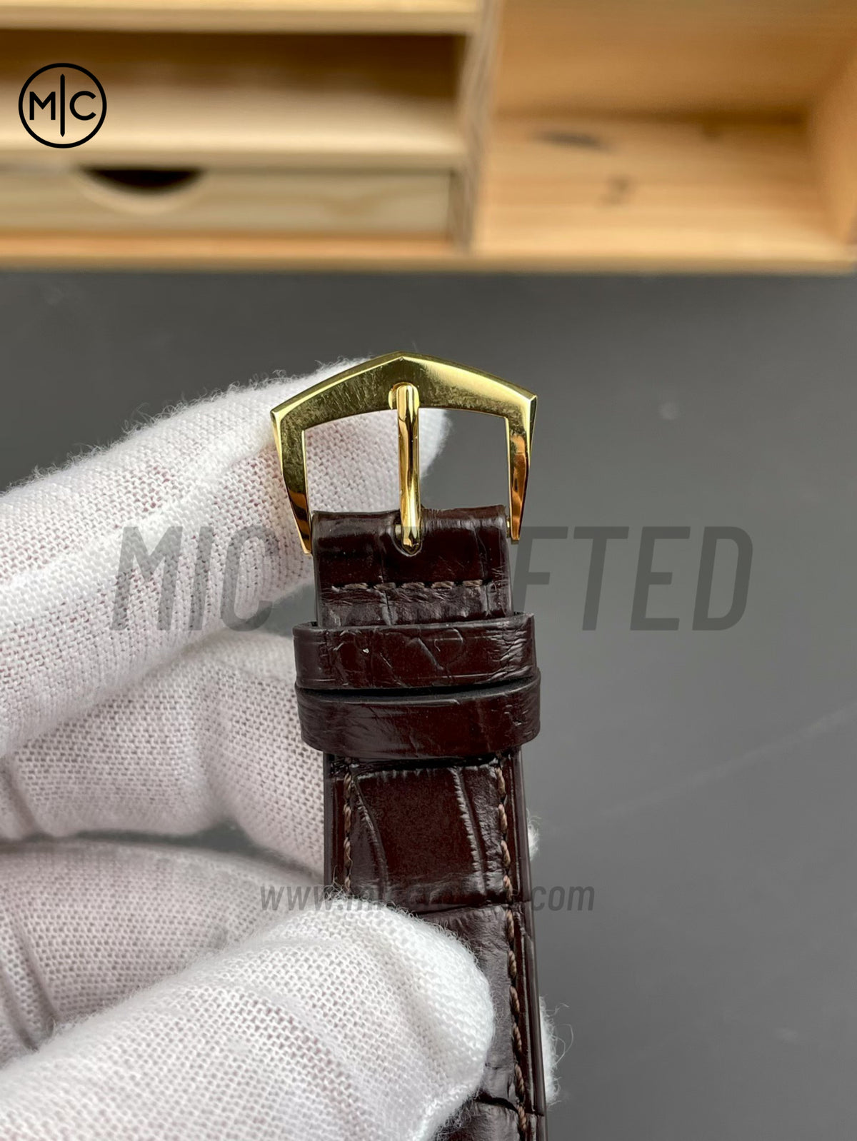 Calatrava 5227R 39mm YG 白色錶盤配棕色皮革錶帶 - 高級版