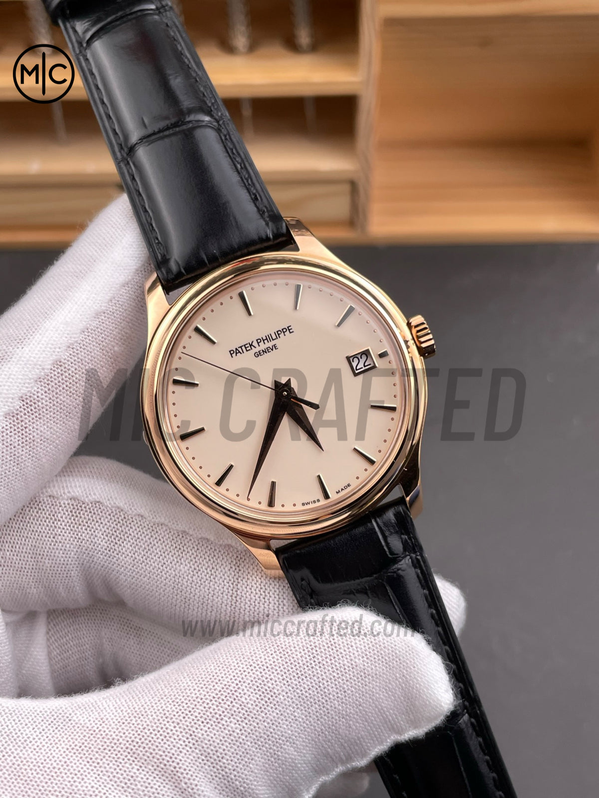Calatrava 5227R 39mm RG 白色錶盤配棕色皮革錶帶 - 高級版