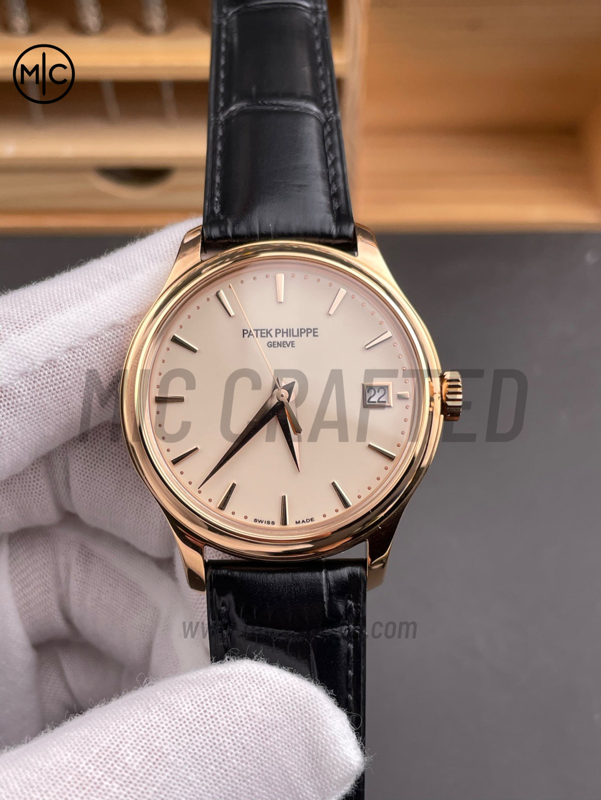 Calatrava 5227R 39mm RG 白色錶盤配棕色皮革錶帶 - 高級版