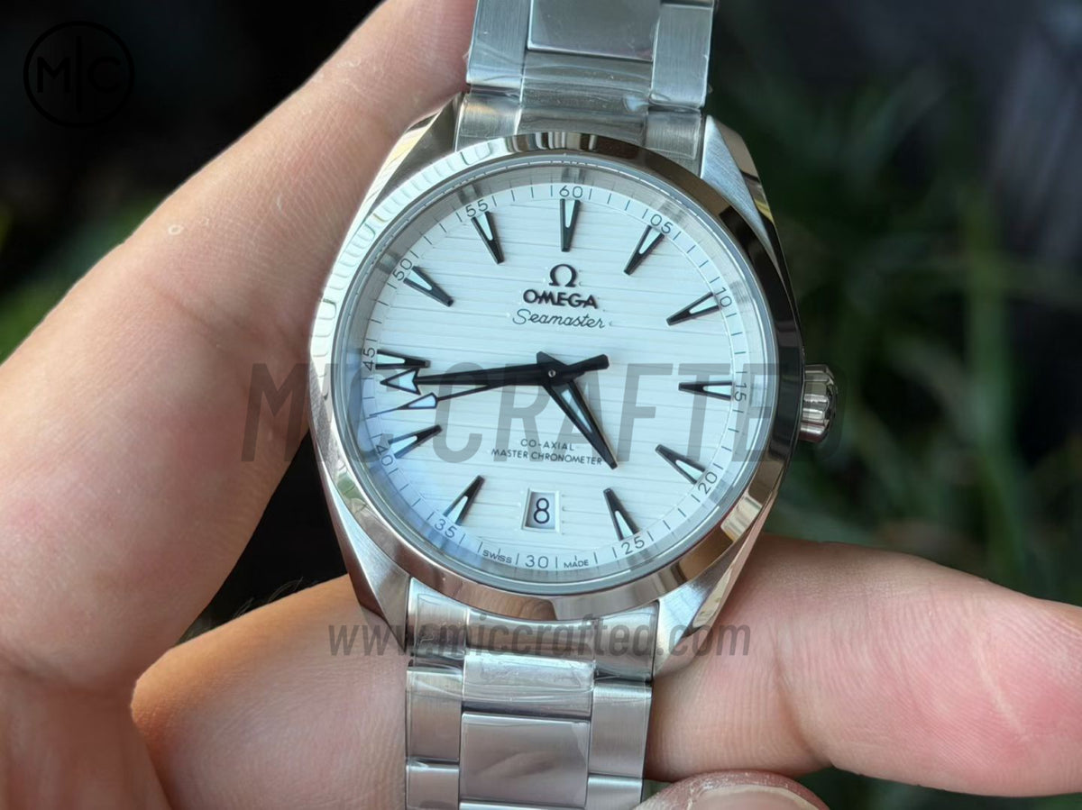 Aqua Terra 150M 38mm Master Chronometers 白色錶盤配 SS 錶鏈 - 高級版