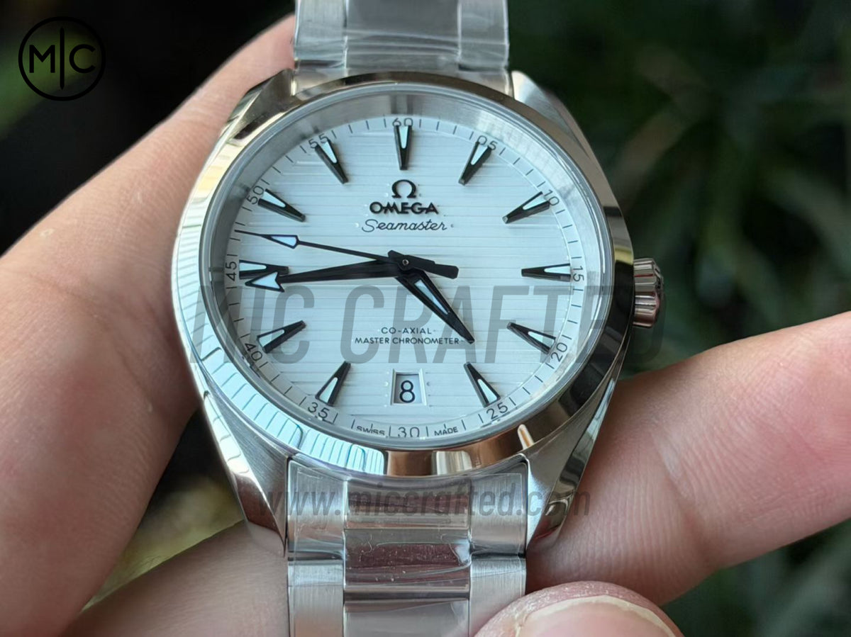 Aqua Terra 150M 38mm Master Chronometers 白色錶盤配 SS 錶鏈 - 高級版