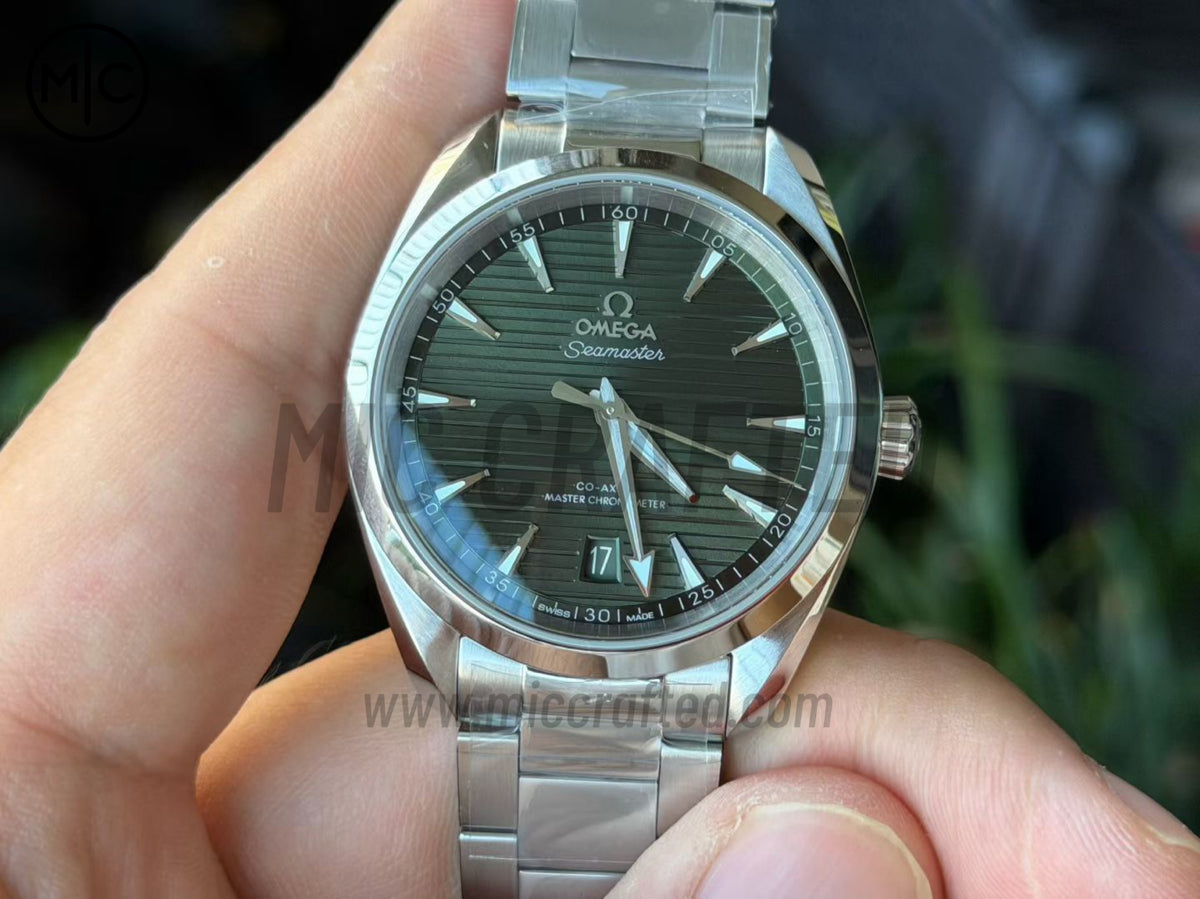 Aqua Terra 150M 38mm Master Chronometers 綠色錶盤配 SS 錶鏈 - 高級版