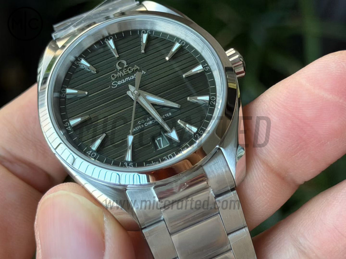Aqua Terra 150M 38mm Master Chronometers 綠色錶盤配 SS 錶鏈 - 高級版