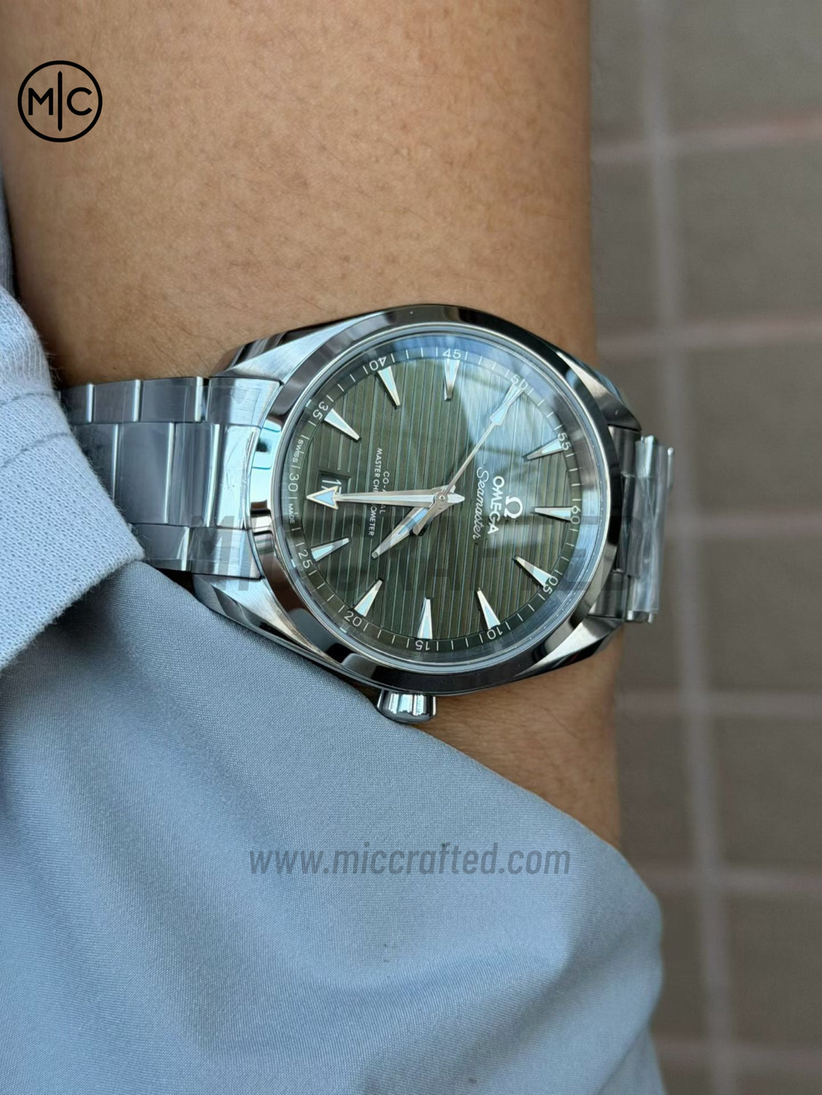 Aqua Terra 150M 38mm Master Chronometers 綠色錶盤配 SS 錶鏈 - 高級版