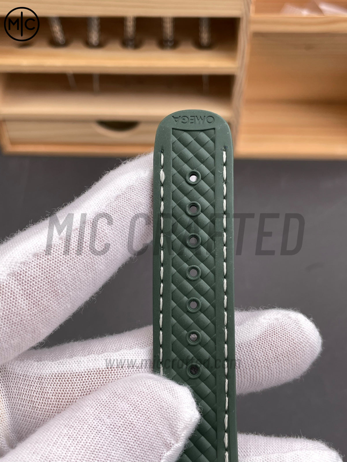 Aqua Terra GMT Worldtimer 43mm Green Ceramic on Green Rubber Strap – Premium Edition