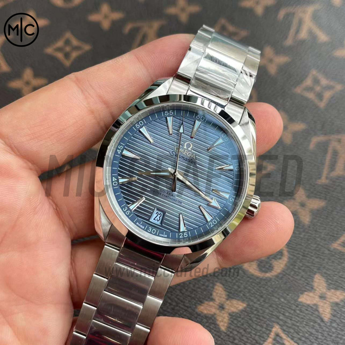 Aqua Terra 150M 41mm 大師天文台腕錶 淺藍色錶面 配精鋼錶鏈 - 高級版