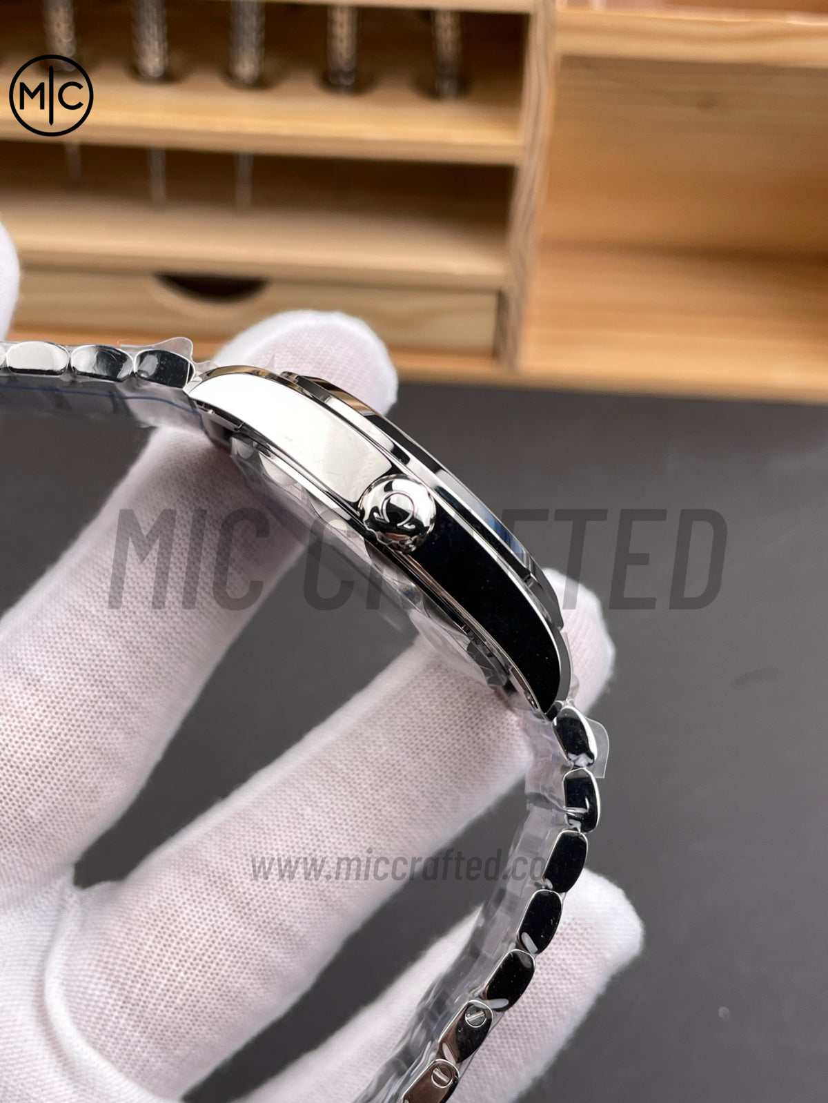Aqua Terra 150M 41mm Master Black Dial on SS Bracelet – Premium Edition
