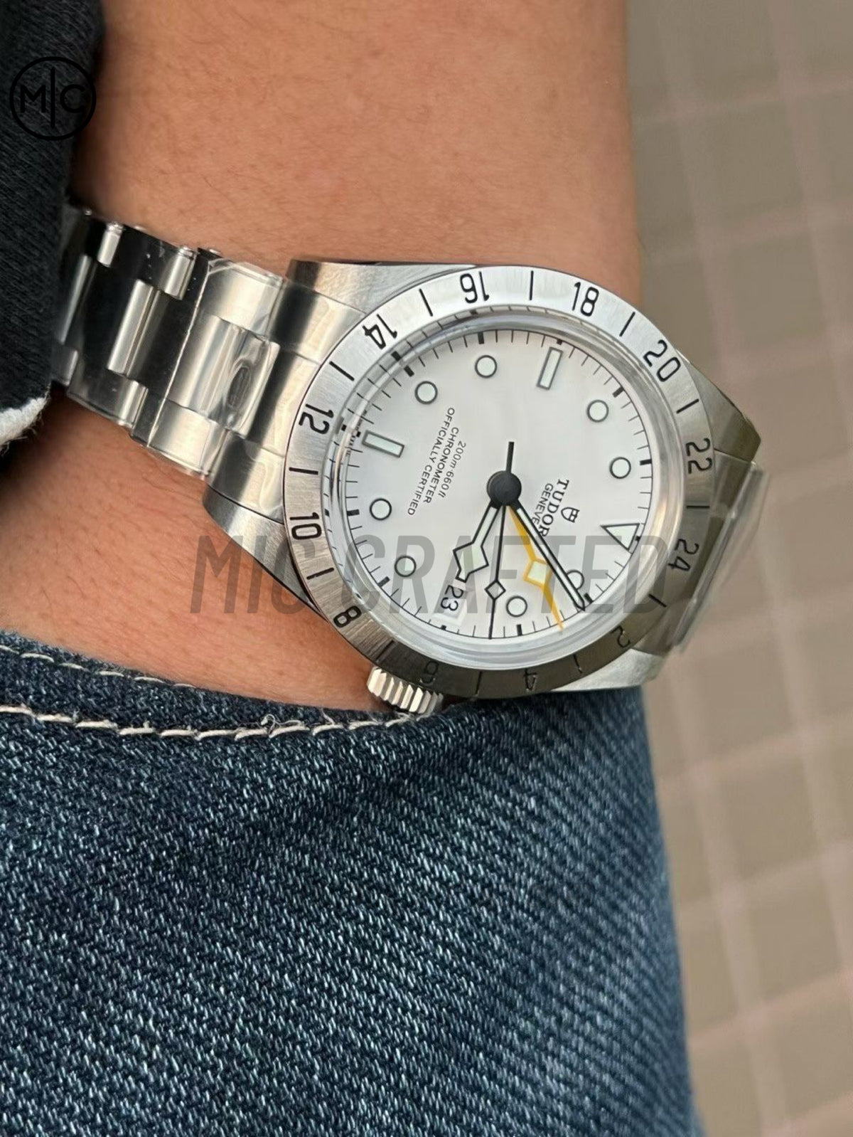 Black Bay Pro M79470 39mm GMT 不鏽鋼 白色錶盤搭配不鏽鋼錶鏈 - 尊享版