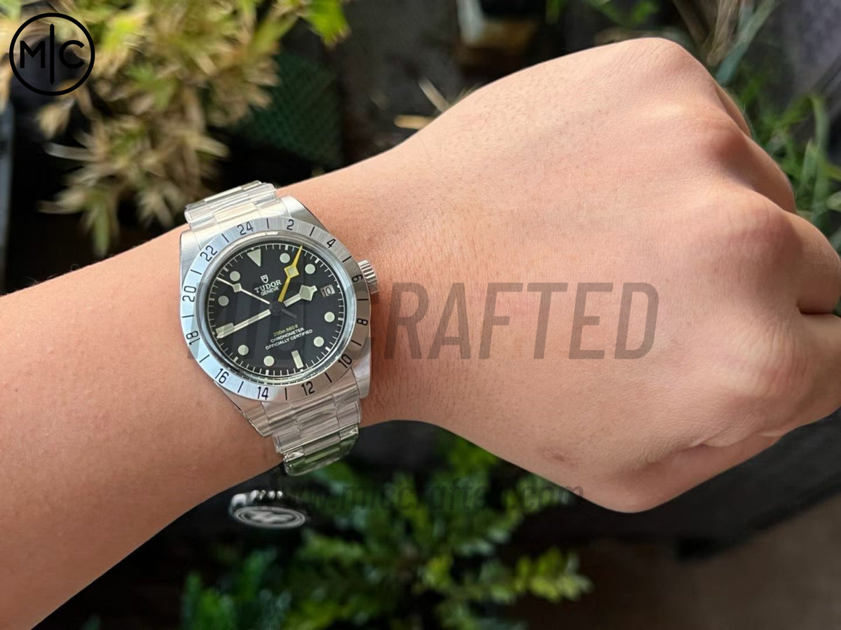 Black Bay Pro M79470 39mm GMT 不鏽鋼 黑色錶盤搭配不鏽鋼錶鏈 - 尊享版