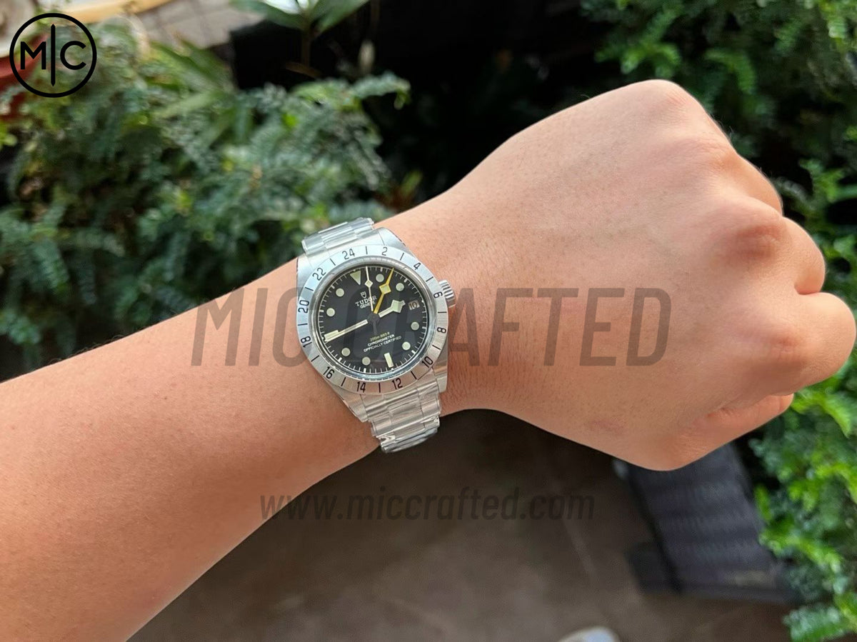 Black Bay Pro M79470 39mm GMT 不鏽鋼 黑色錶盤搭配不鏽鋼錶鏈 - 尊享版