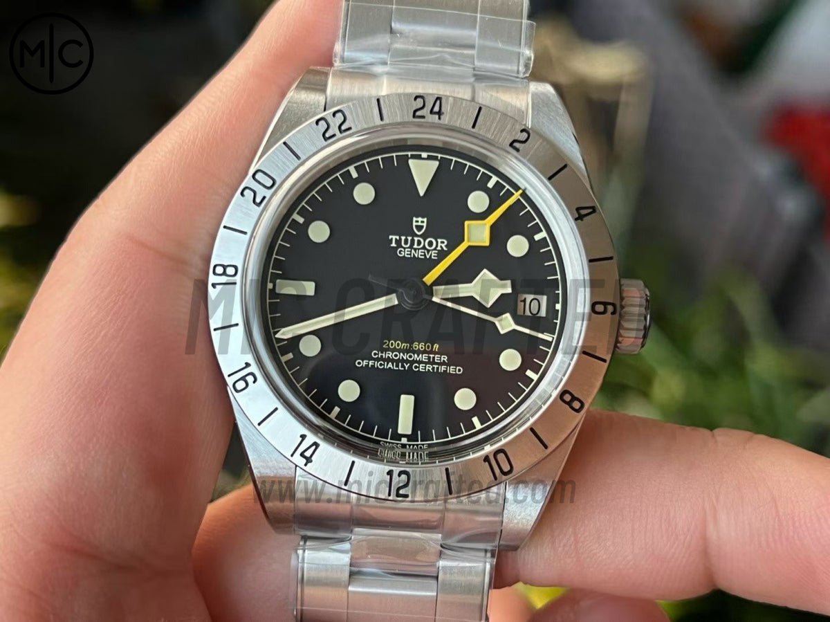 Black Bay Pro M79470 39mm GMT 不鏽鋼 黑色錶盤搭配不鏽鋼錶鏈 - 尊享版