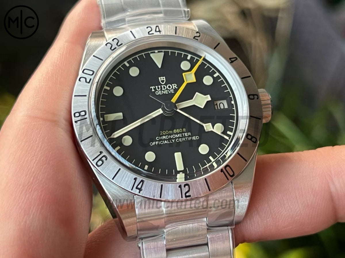Black Bay Pro M79470 39mm GMT 不鏽鋼 黑色錶盤搭配不鏽鋼錶鏈 - 尊享版