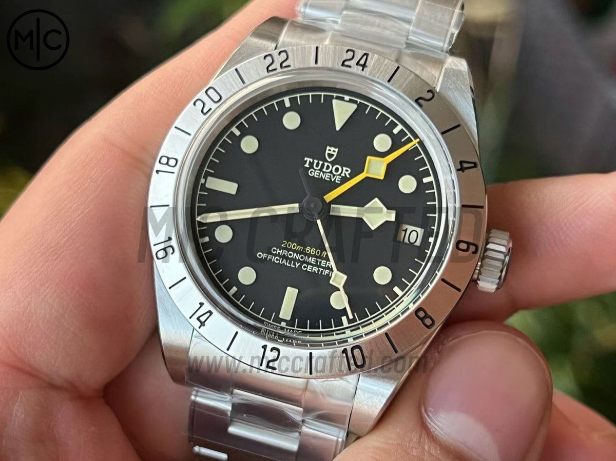 Black Bay Pro M79470 39mm GMT 不鏽鋼 黑色錶盤搭配不鏽鋼錶鏈 - 尊享版