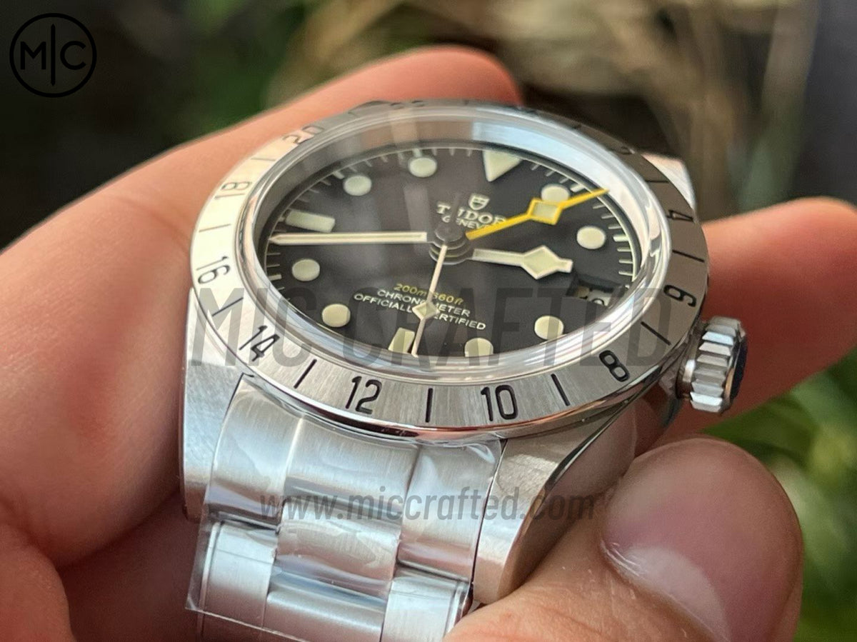 Black Bay Pro M79470 39mm GMT 不鏽鋼 黑色錶盤搭配不鏽鋼錶鏈 - 尊享版