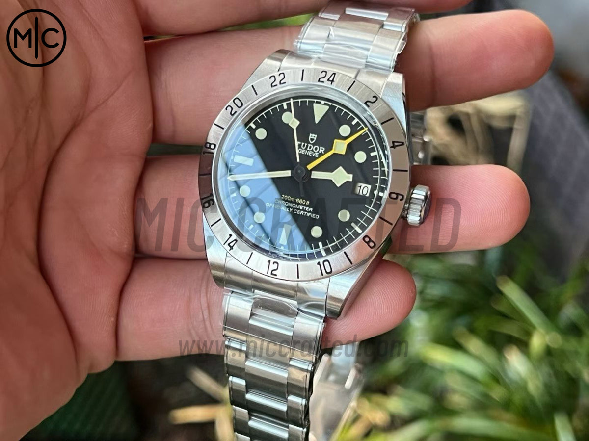 Black Bay Pro M79470 39mm GMT 不鏽鋼 黑色錶盤搭配不鏽鋼錶鏈 - 尊享版