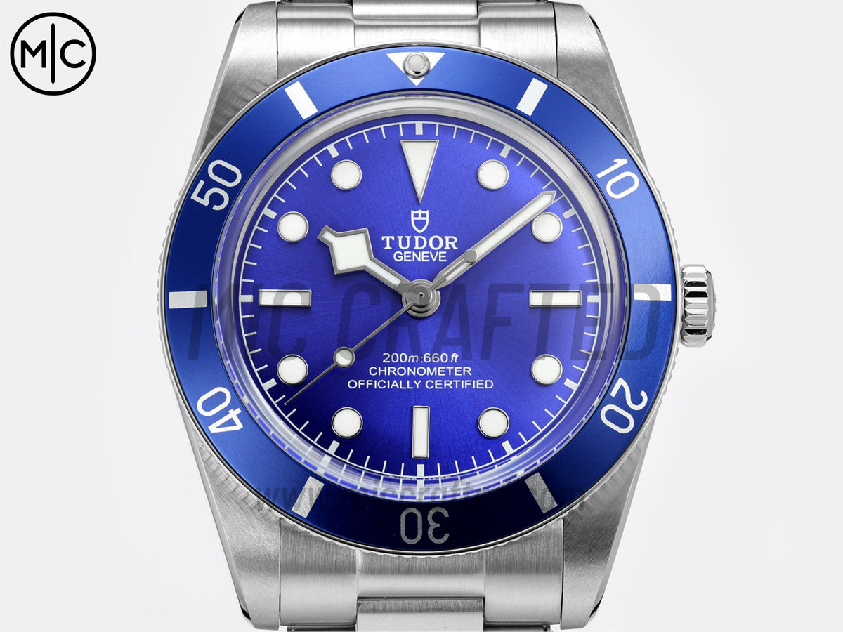 Black Bay Fifty Four 37mm 不鏽鋼 藍色錶盤搭配鉚釘錶鏈 - 尊享版