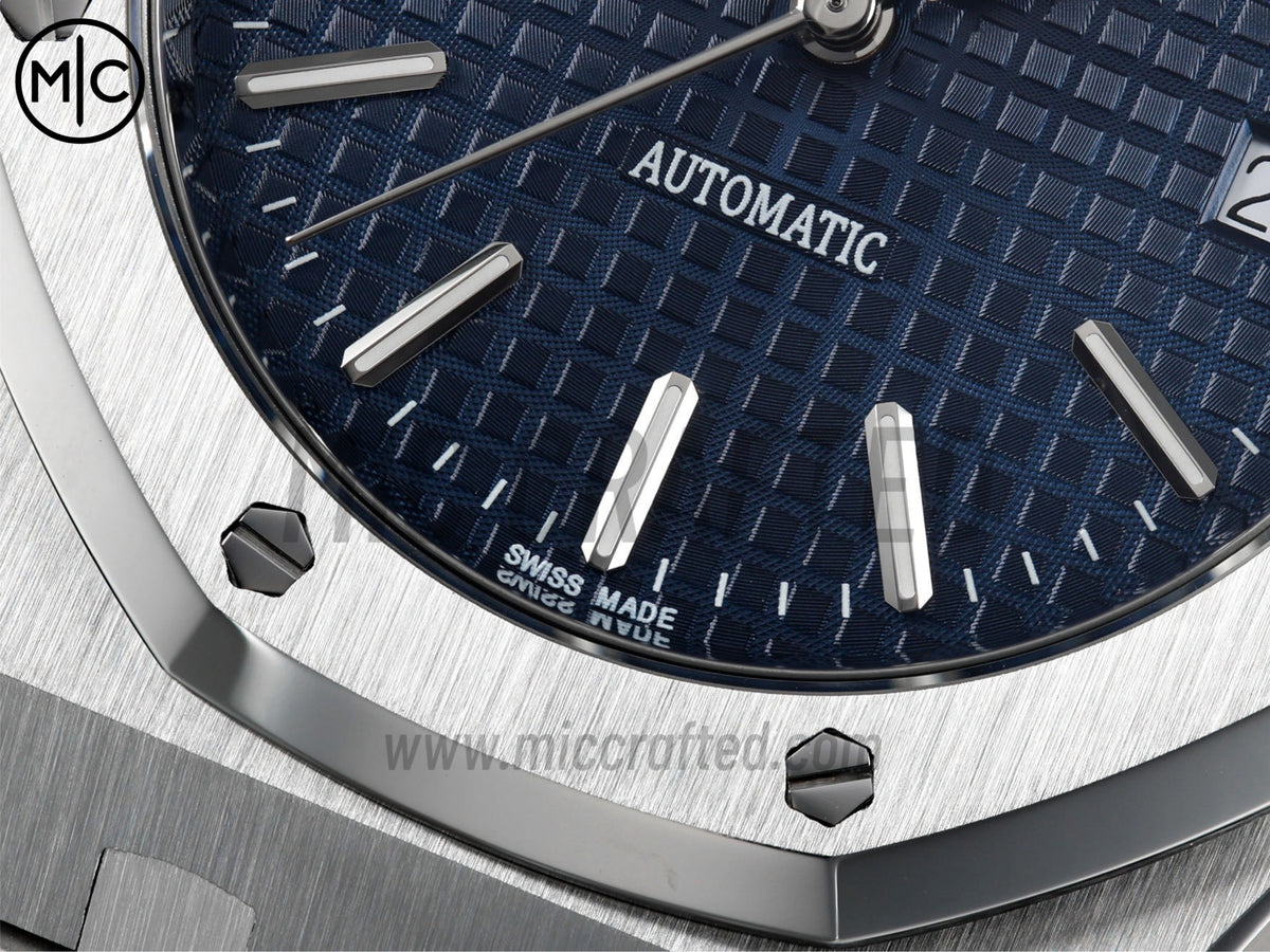 Royal Oak 39mm 15300 不鏽鋼 藍色紋理錶盤搭配不鏽鋼錶鏈 - 尊享版